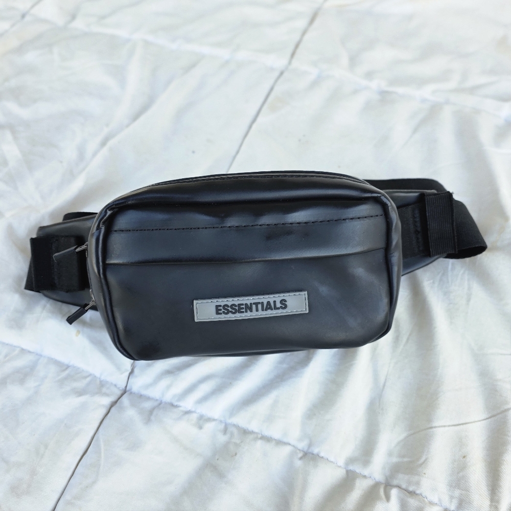 Essentials Black Men's Bag